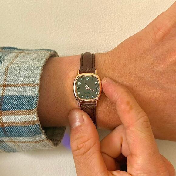 Y2K Rose Gold Brown Leather Quartz Watch with Black Dial Unisex 8.5" New - Picture 3 of 5